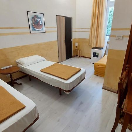 Roma Gondola Srls Hotel Exterior photo
